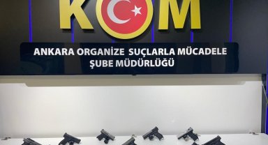 Silah kaçakçılarına operasyon: 11 adet ruhsatsız tabanca ele geçirildi
