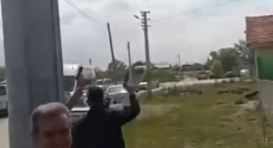 Sırayla havaya ateş eden düğün magandaları kamerada
