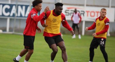 Sivasspor'da Kasımpaşa maçı hazırlıkları başladı