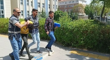 Talihsiz kadın katilinin elini ısırdı, ölümden kurtulamadı