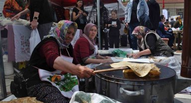 Vilayet Meydanı'nda gözleme yaptılar