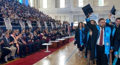 YÖK Başkanı Özvar, Çankırı'da üniversite öğrencilerinin mezuniyet heyecanına ortak oldu