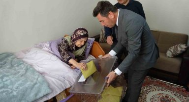 Yozgat'ta 6 seçmen, seyyar sandıkta oy kullandı