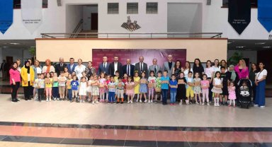 Anadolu Üniversitesi bayramlaşma töreninde bir araya geldi