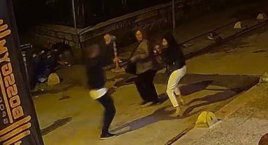 Cani eski sevgilinin bıçaklı saldırısı anbean güvenlik kameralarına yansıdı
