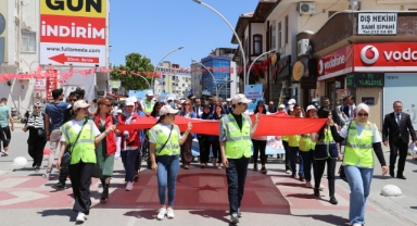 ÇEVRE HAFTASI ETKİNLİĞİNDE ÇEVRE YÜRÜYÜŞÜ YAPILDI