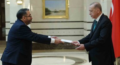 Cumhurbaşkanı Erdoğan, Peru Büyükelçisi Cesar Augusto De Las Casas Diaz'ı kabul etti