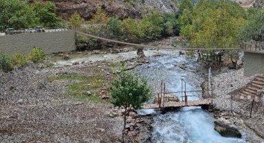 Göksu Şelalesi'ne yaya ulaşımını sağlayan sallanan köprü yenileniyor