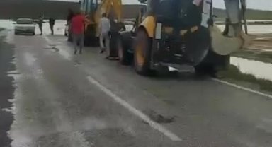 Günyüzü'nde sel sonrası karayolu ulaşıma kapandı
