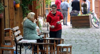 Hüma Hatun Sokağı'nın tamamın kadınlardan oluşan esnafı, ahilik kültürünü yaşatmaya çalışıyor