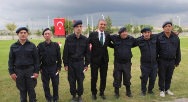 Karaman'da bir günlük askerlik yapan engelliler törenle yemin etti