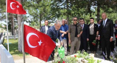 Karaman'da şehitlik ziyareti