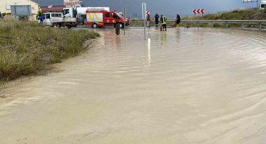 Kulu'da şiddetli yağmur su taşkınlarına neden oldu