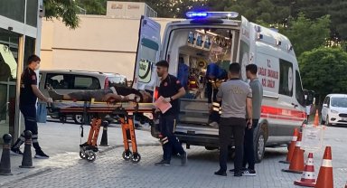 Kurbanlık koyunu yakalamak isterken düştü, hastanelik oldu