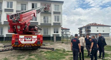 Rezidansta alıkonulan kadını polis ve itfaiye kurtardı