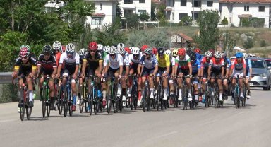 Road Race Kırıkkale 2.2 UCI Uluslararası Bisiklet Yarışları'nın ikinci gün etabı başladı
