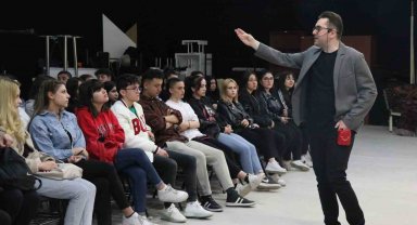 SCÜ İletişim Fakültesinde atölye çalışması gerçekleştirildi