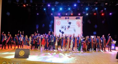 SCÜ Veteriner Fakültesinde mezuniyet coşkusu