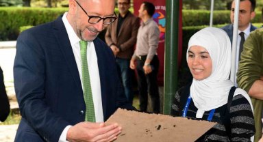 TÖMER ve GSF öğrencileri sanat günlerinde bir araya geldi