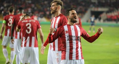 UEFA Konferans Ligi'nde en güzel gol Sivassporlu Erdoğan Yeşilyurt'tan