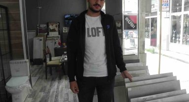 Yeni ev almak yerine oturdukları evi yeniletiyorlar