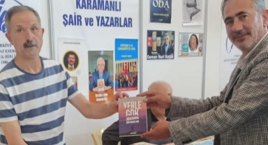 Yeniden Refah partisi Karaman İl Başkanı Ahmet TAŞKIRAN ve heyeti, 3. Kitap Fuarı'nda stant açan firmaları ve yazarları ziyaret ettiler. 