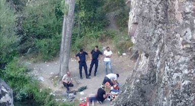 17 yaşındaki çocuk serinlemek için girdiği suda boğuldu
