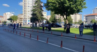 Adana'daki deprem Kayserilileri sokağa döktü