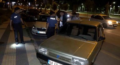 Aksaray'da polis şok uygulamalarla olumsuzluğa geçit vermiyor