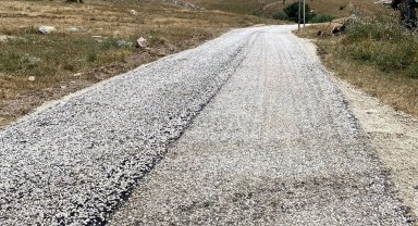 Akyurt'ta sathi kaplama asfalt çalışması başladı