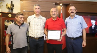 Alevilerin takdirini toplayan MHP'li belediye başkanına "teşekkür beratı"