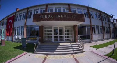Anadolu Üniversitesi Hukuk Fakültesi adalet sistemine nitelikli mezunlar kazandırıyor