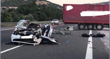 Ankara-İstanbul otobanında kaza;3 ölü 1 yaralı