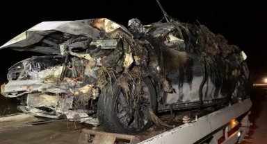 Ankara'da kazaya karışan iki araç alev topuna döndü: 6 yaralı