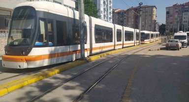 Arızalanan tramvay ulaşımda aksamalara sebep oldu