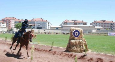 Atlı Okçuluk Türkiye Şampiyonası Çeyrek Final müsabakaları Akşehir'de başladı