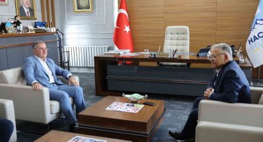 Başkan Büyükkılıç'tan Hacılar Belediye Başkanı Özdoğan'a ziyaret