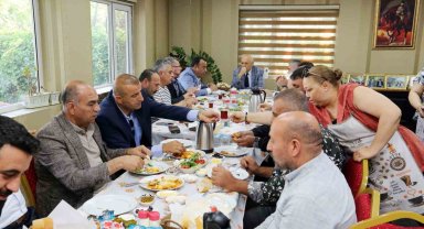 Başkan Yaşar toptancı hali esnafının sorunlarını dinledi