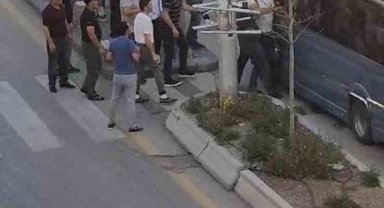 Başkentte iki dolmuş şoförü kavga etti, o anlar kameraya yansıdı