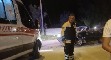 Biçerdöverle çarpışan otomobilin sürücüsü hayatını kaybetti