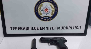 Bodrumda yapılan aramada silah ele geçirildi
