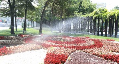 Büyükşehir Belediyesi'nden sıcak günlerde 'yeşil doku' için önlemler