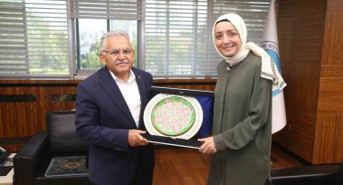 Cumhurbaşkanlığı Başdanışmanı Oruç'tan Başkan Büyükkılıç'a ziyaret