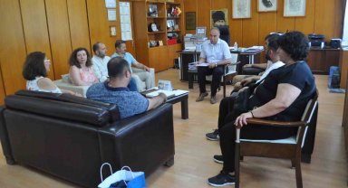 Deprem bölgesine yardıma giden gönüllü öğretmenler bir araya geldi