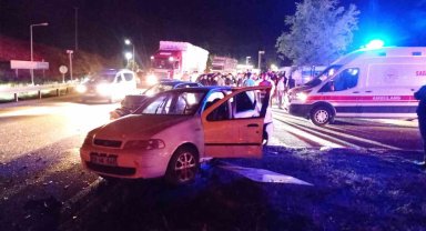 Düğün dönüşü kaza: 1'i ağır 9 yaralı
