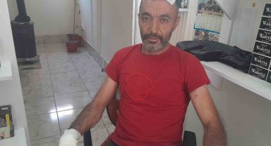 Dükkanının önünü yıkarken başına beton düştü