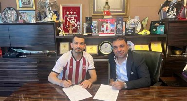 Emrah Başsan Sivasspor'a imzayı attı