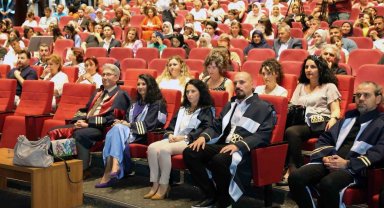 ERÜ Güzel Sanatlar Fakültesi'nde mezuniyet sevinci