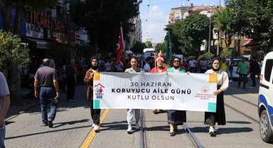Eskişehir'de Koruyucu Aile Günü farkındalık yürüyüşü Mehteran takımı eşliğinde düzenlendi