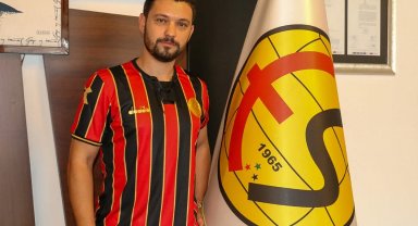 Eskişehirspor'a şampiyon Anadolu Üniversitesi'nden orta saha takviyesi